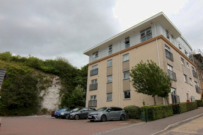 1 Bedroom Flat For Sale In Ward View, Chatham, Kent, ME5