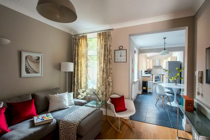 6 Bedroom Semi-Detached House To Rent In Kimbolton Avenue, Lenton, Nottingham, NG7