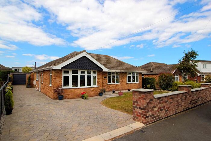 4 Bedroom Detached Bungalow For Sale In Ravendale Close, Holton-Le-Clay, DN36