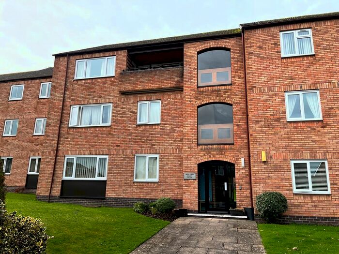 2 Bedroom Flat To Rent In Middleway, Taunton, TA1