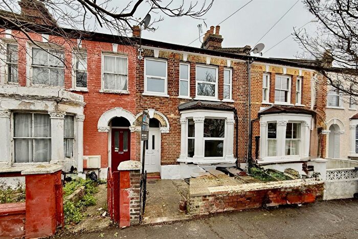 3 Bedroom Property To Rent In Ellora Road, Streatham, SW16