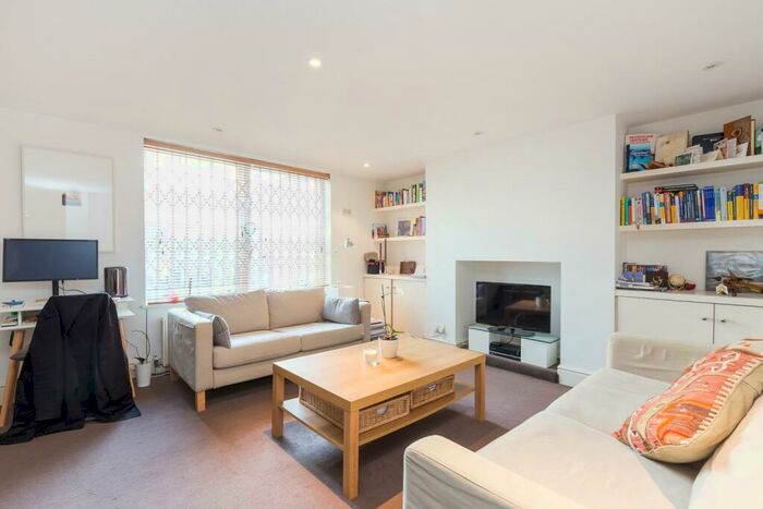 1 Bedroom Apartment To Rent In Albert Street, Camden Town, NW1