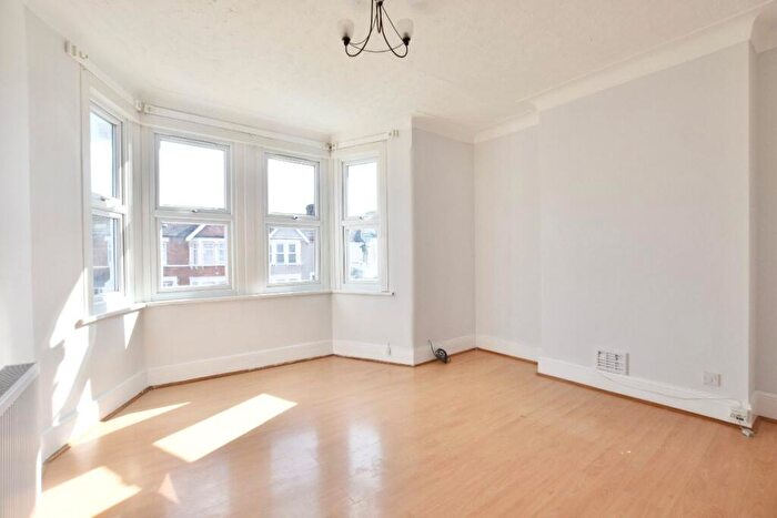 2 Bedroom Flat To Rent In Felbrigge Road, Seven Kings, IG3