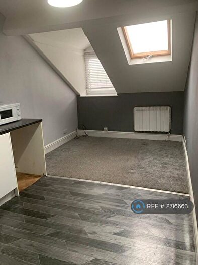 2 Bedroom Flat To Rent In Market Street, Buxton, SK17