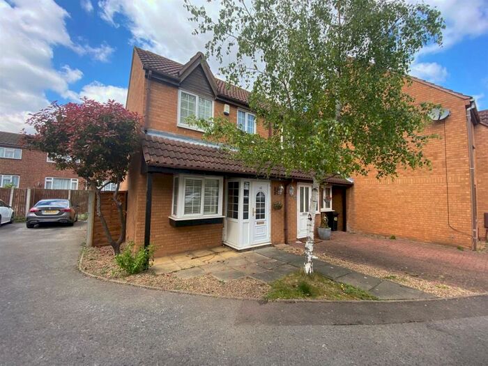 1 Bedroom Terraced House To Rent In Guardian Close, Hornchurch, RM11