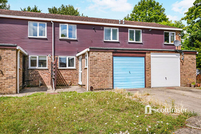 3 Bedroom Terraced House To Rent In Rawson Close, Oxford, OX2