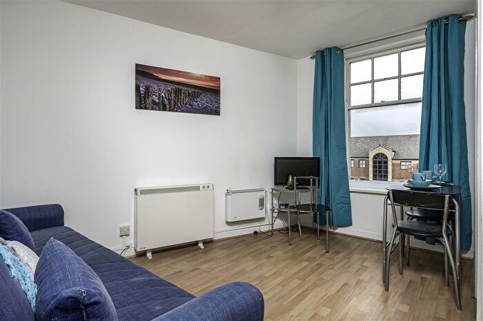 1 Bedroom Flat To Rent In Pembroke Buildings, Pier Street, Swansea, SA1