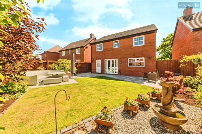 4 Bedroom Detached House For Sale In Walter Rhodes Close, Shavington, Crewe, Cheshire, CW2