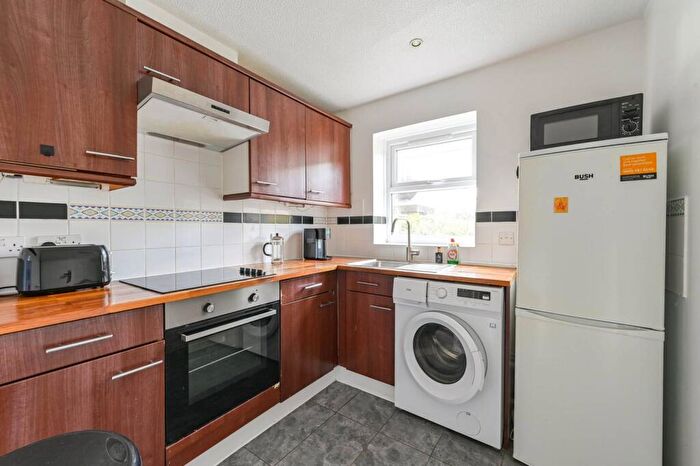 1 Bedroom Flat For Sale In Aaron Hill Road, Beckton, London, E6