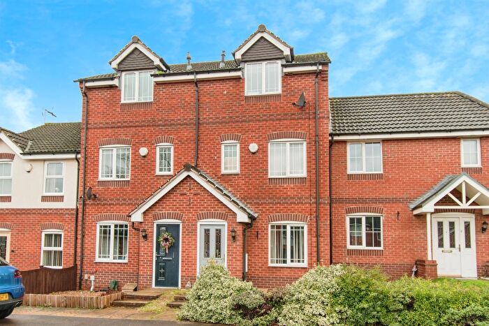 3 Bedroom Property For Sale In Malthouse Close, Castleford, WF10