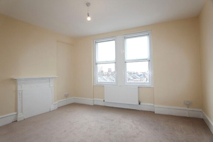 1 Bedroom Flat To Rent In Waldemar Avenue, London, SW6