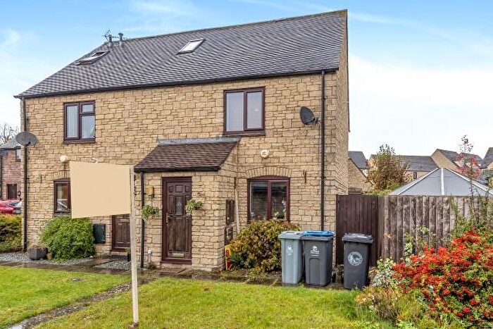 2 Bedroom Semi-Detached House To Rent In Ralegh Crescent, Witney, Oxfordshire, OX28