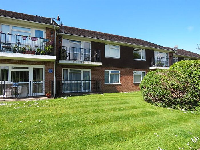 2 Bedroom Flat To Rent In Station Road, New Milton, BH25