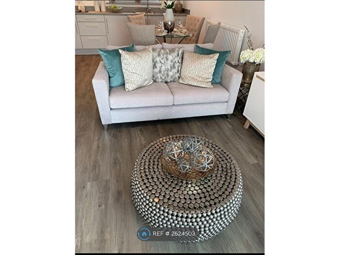 2 Bedroom Flat To Rent In Aspect Place, Hersham, Walton-On-Thames, KT12