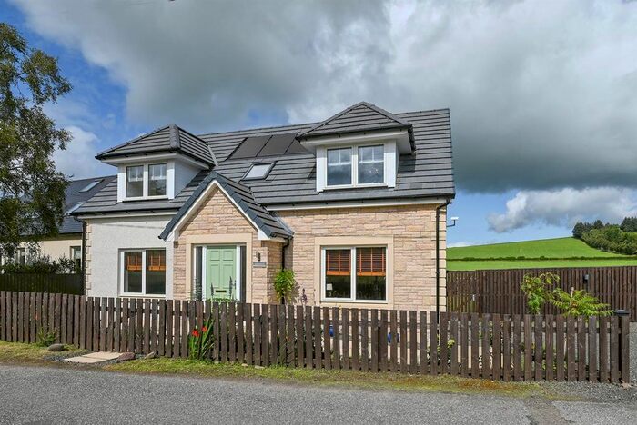4 Bedroom Detached House For Sale In Ravenstoft, Crook Of Devon, Kinross, KY13