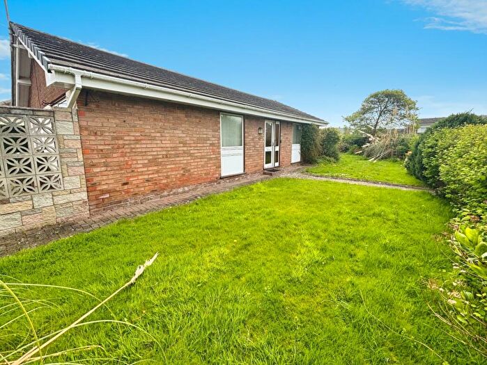 3 Bedroom Bungalow To Rent In Melverley Drive, Blacon, Chester, Cheshire, CH1