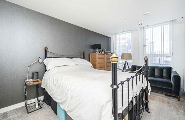 1 Bedroom Flat For Sale In Lamb's Passage, City Of London, EC1Y