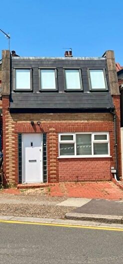 1 Bedroom Flat To Rent In Rosemont Avenue, London, N12