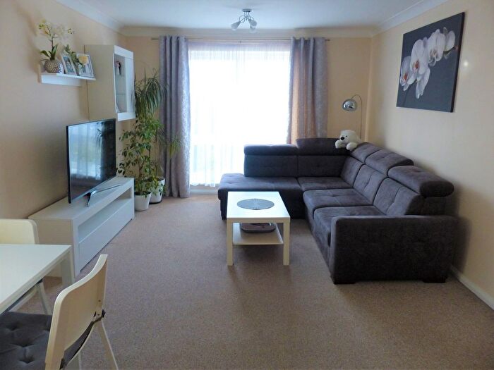 2 Bedroom Flat To Rent In Overland Mews, Stanground, Peterborough, Cambridgeshire., PE2