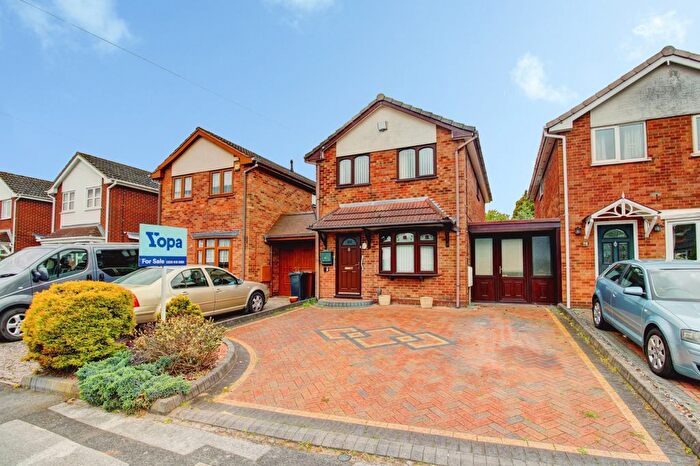 3 Bedroom Link Detached House For Sale In Sadler Road, Walsall, WS8