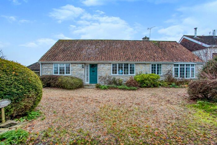 4 Bedroom Detached Bungalow For Sale In Pitts Lane, Kingsdon, Somerton, TA11