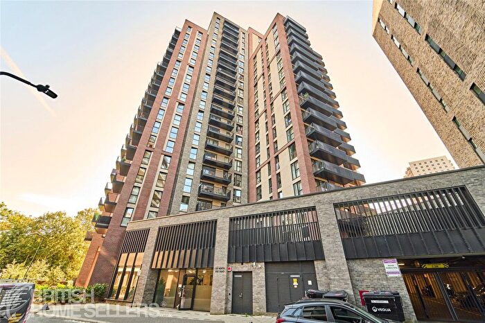 2 Bedroom Flat For Sale In North End Road, Wembley, HA9