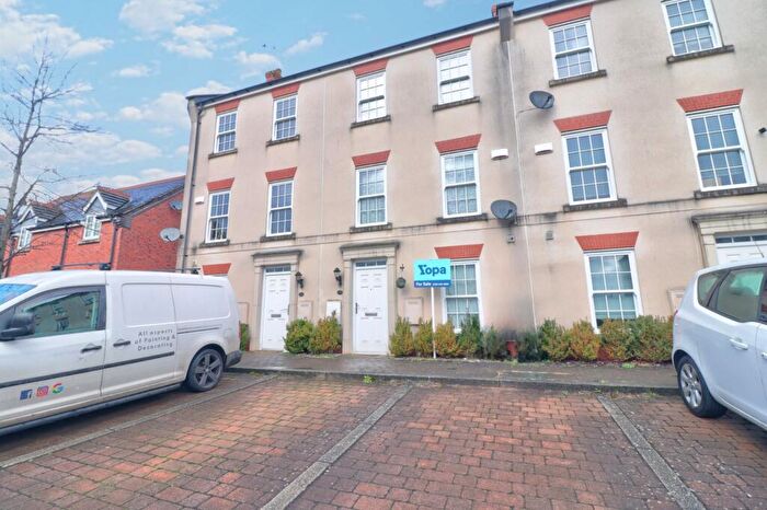 4 Bedroom Town House For Sale In Palmer Square, Birstall, Leicester, LE4