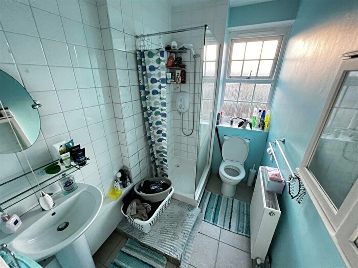 2 Bedroom Apartment To Rent In Orange Hill Road, Edgware, HA8