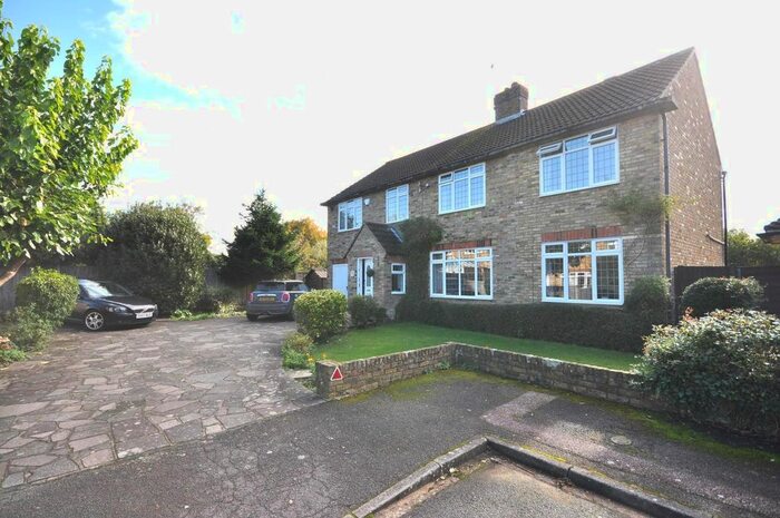 4 Bedroom Detached House For Sale In Dunster Close, Harefield, Uxbridge, UB9
