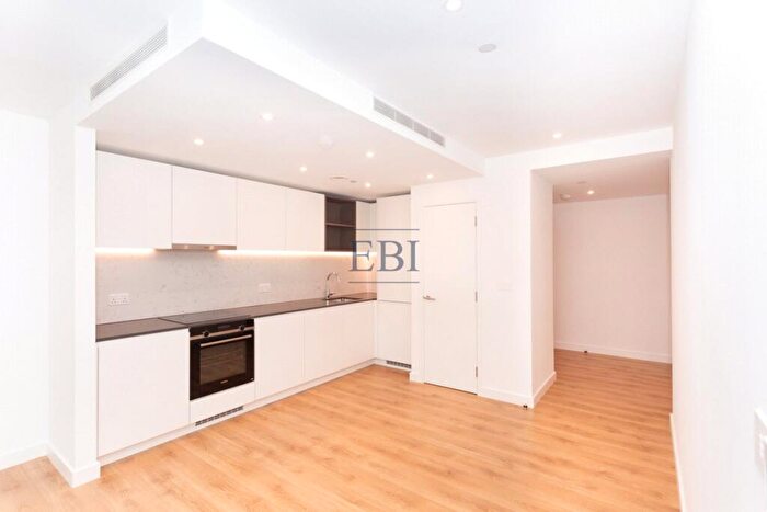 1 Bedroom Apartment To Rent In One Thames Quay, Marsh Wall, Canary Wharf, E14