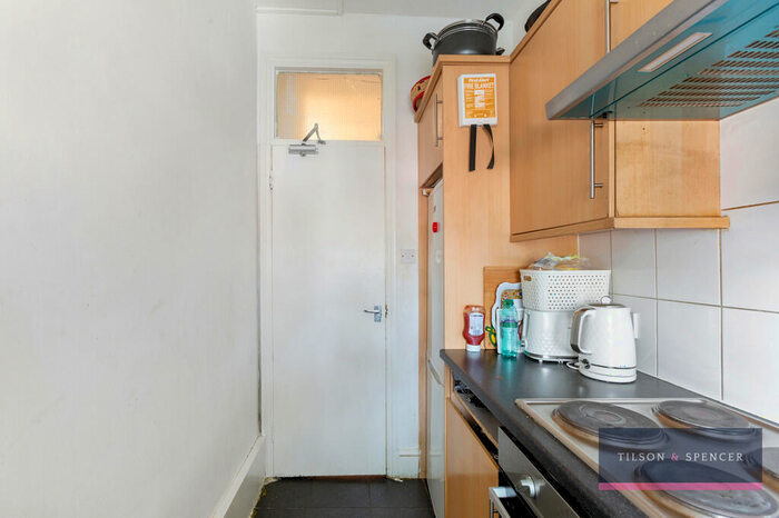 2 Bedroom Flat For Sale In Lansdowne Road, London, N17