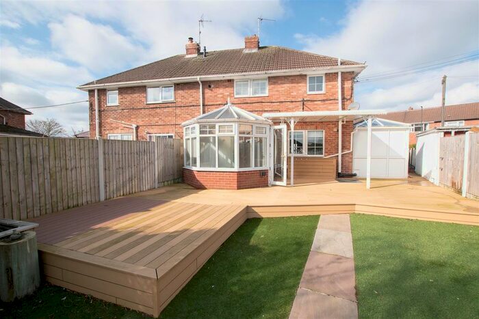 3 Bedroom Property To Rent In Ashbourne Avenue, Clay Cross, Chesterfield, S45