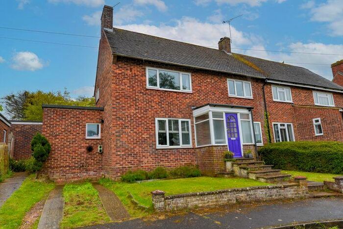 3 Bedroom Semi-Detached House For Sale In Stewarts Green, Hambledon, PO7