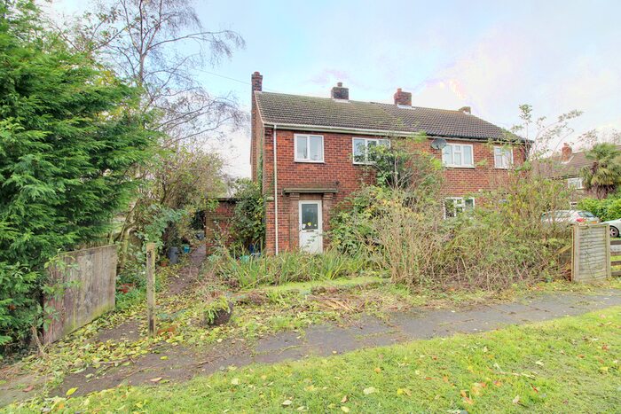 3 Bedroom Semi-Detached House For Sale In Belthorne Road, Amcotts, DN17