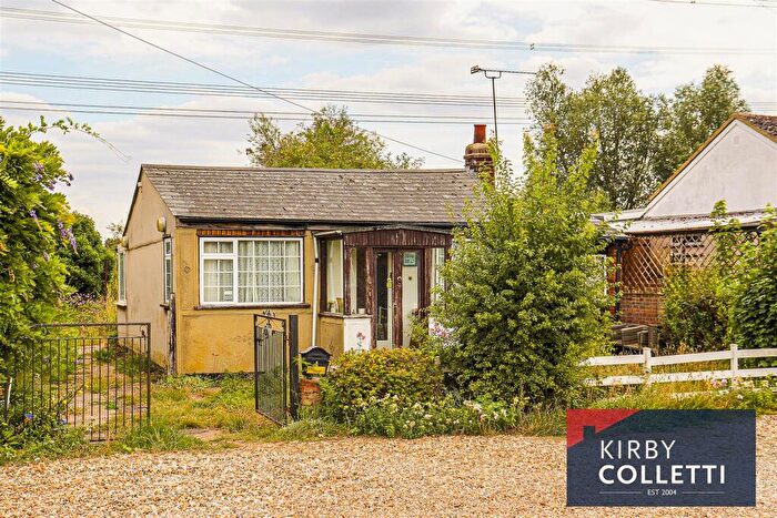 1 Bedroom Detached Bungalow For Sale In Eldon Road, Hoddesdon, EN11