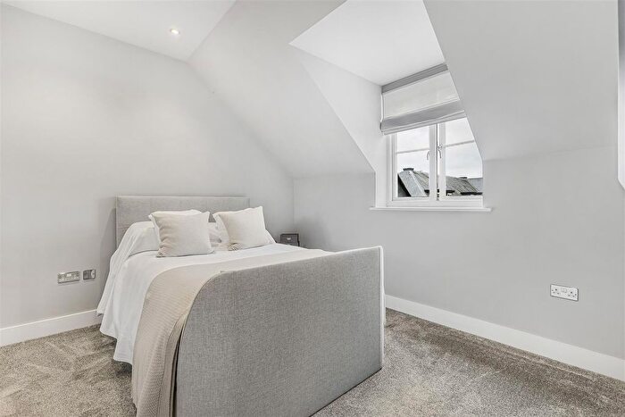 1 Bedroom Flat For Sale In Henmarsh Court, Balls Park, Hertford, SG13