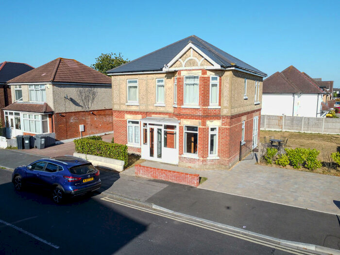 5 Bedroom Detached House To Rent In Beswick Avenue, Ensbury Park, BH10