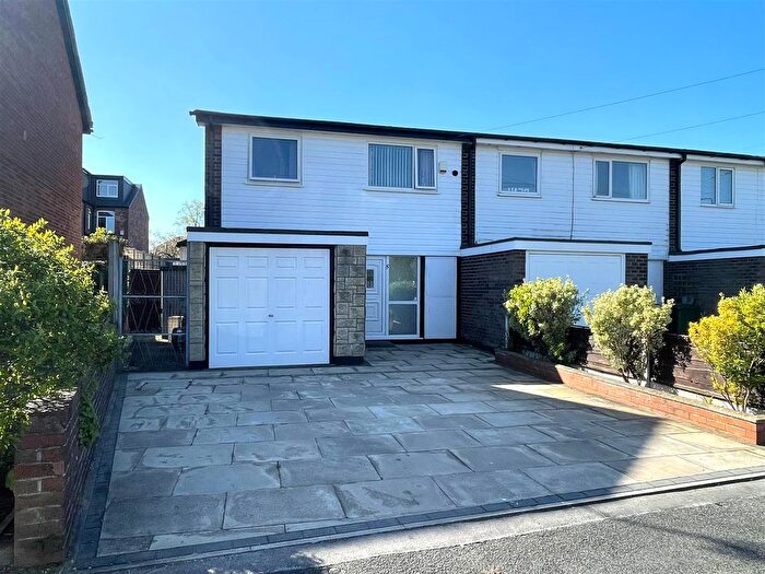 3 Bedroom End Terrace House For Sale In Kew Drive, Davyhulme, Manchester, M41