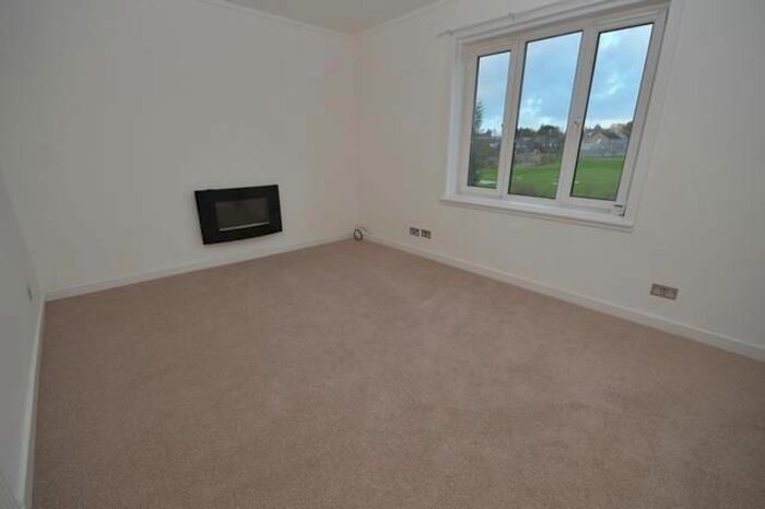 2 Bedroom Flat To Rent In Colinton Mains Green, Edinburgh, EH13