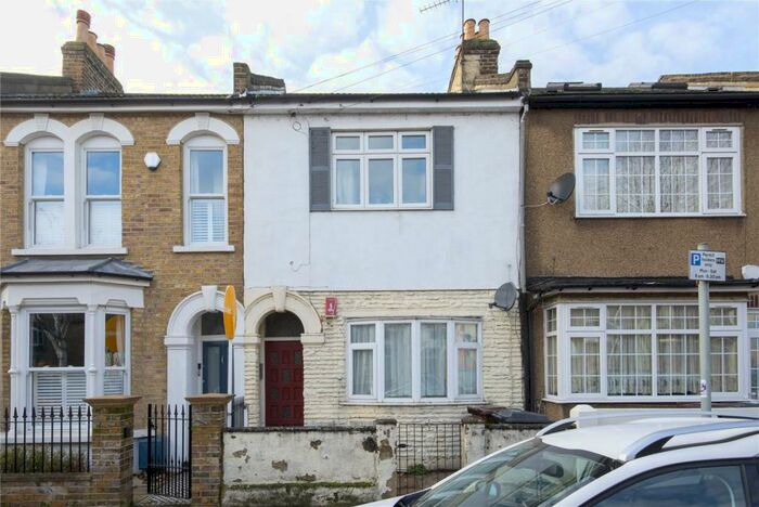 1 Bedroom Flat To Rent In Haroldstone Road, Walthamstow, London, E17