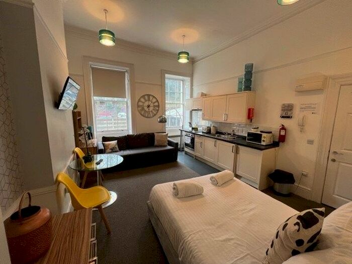 Studio To Rent In Berkeley Square, Bristol, BS8