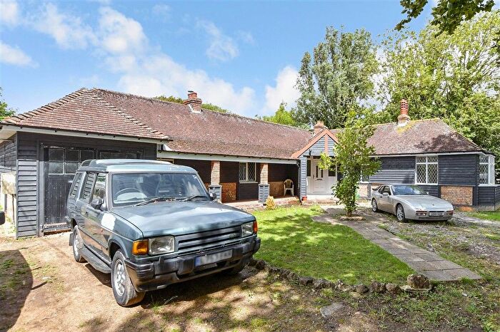 4 Bedroom Detached Bungalow For Sale In Hythe Road, Dymchurch, Romney Marsh, Kent, TN29