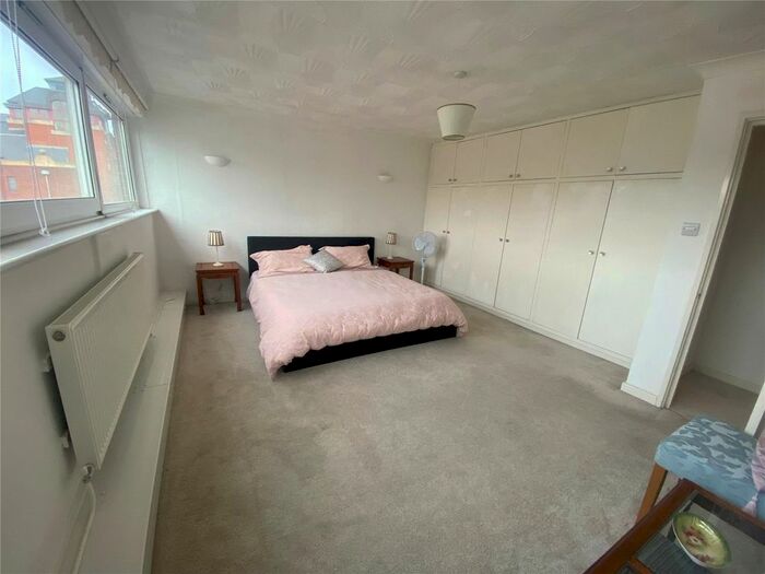 2 Bedroom Flat To Rent In Crosby House, Elmfield Road, Bromley, BR1