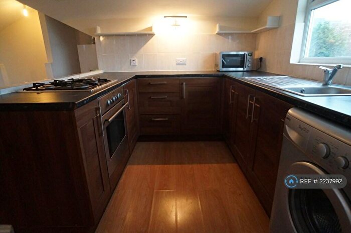 2 Bedroom Flat To Rent In William Street, Reading, RG1