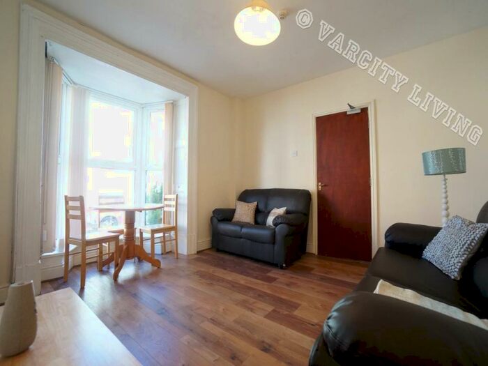 8 Bedroom House To Rent In College Road, Bangor, Gwynedd, LL57