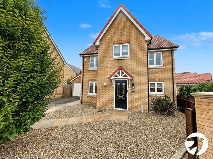 4 Bedroom Detached House For Sale In Dunnock Drive, Chattenden, Rochester, Kent, ME3