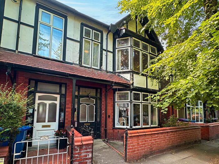 4 Bedroom Semi-Detached House For Sale In Groes Road, Liverpool, L19