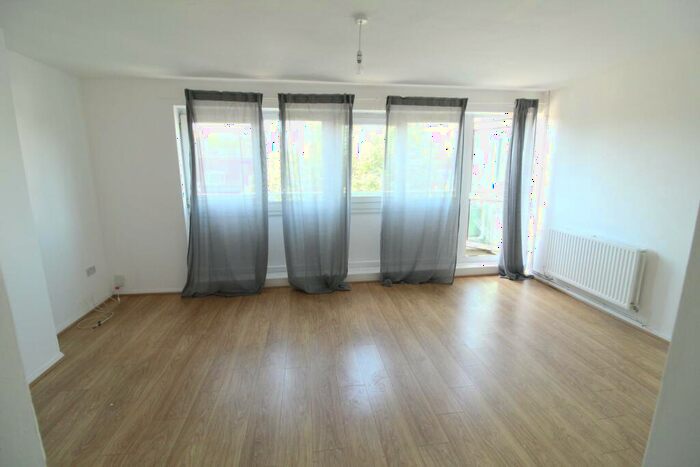 4 Bedroom Flat To Rent In Ritson House, Caledonian Road, N1