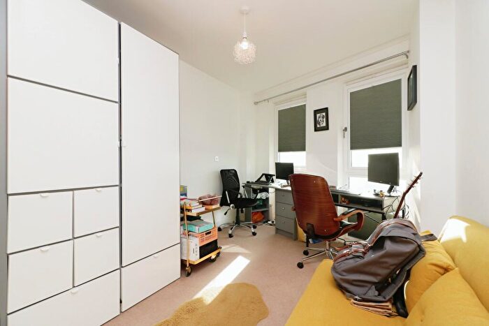 2 Bedroom Flat For Sale In Charrington Place, St Albans, AL1