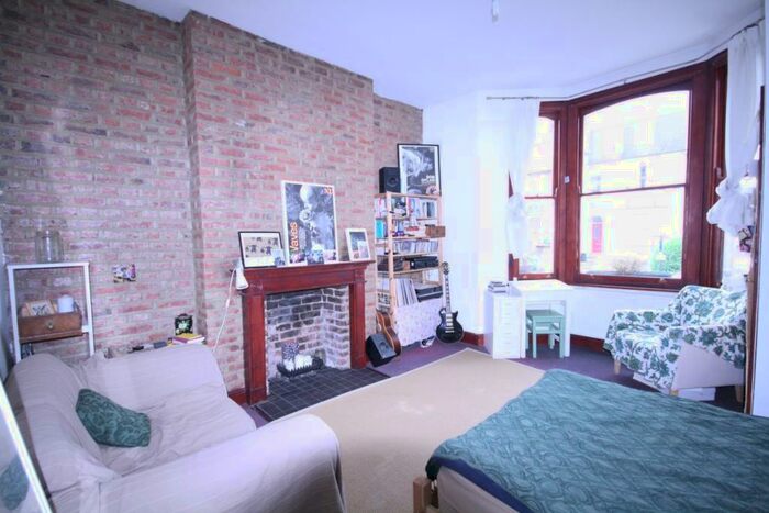 2 Bedroom Flat To Rent In Dalmeny Road, Tufnell Park, N7